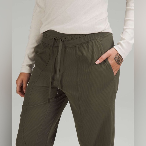 Lululemon Dance Studio Mid Rise Cropped Pant - Army Green - Picture 1 of 6